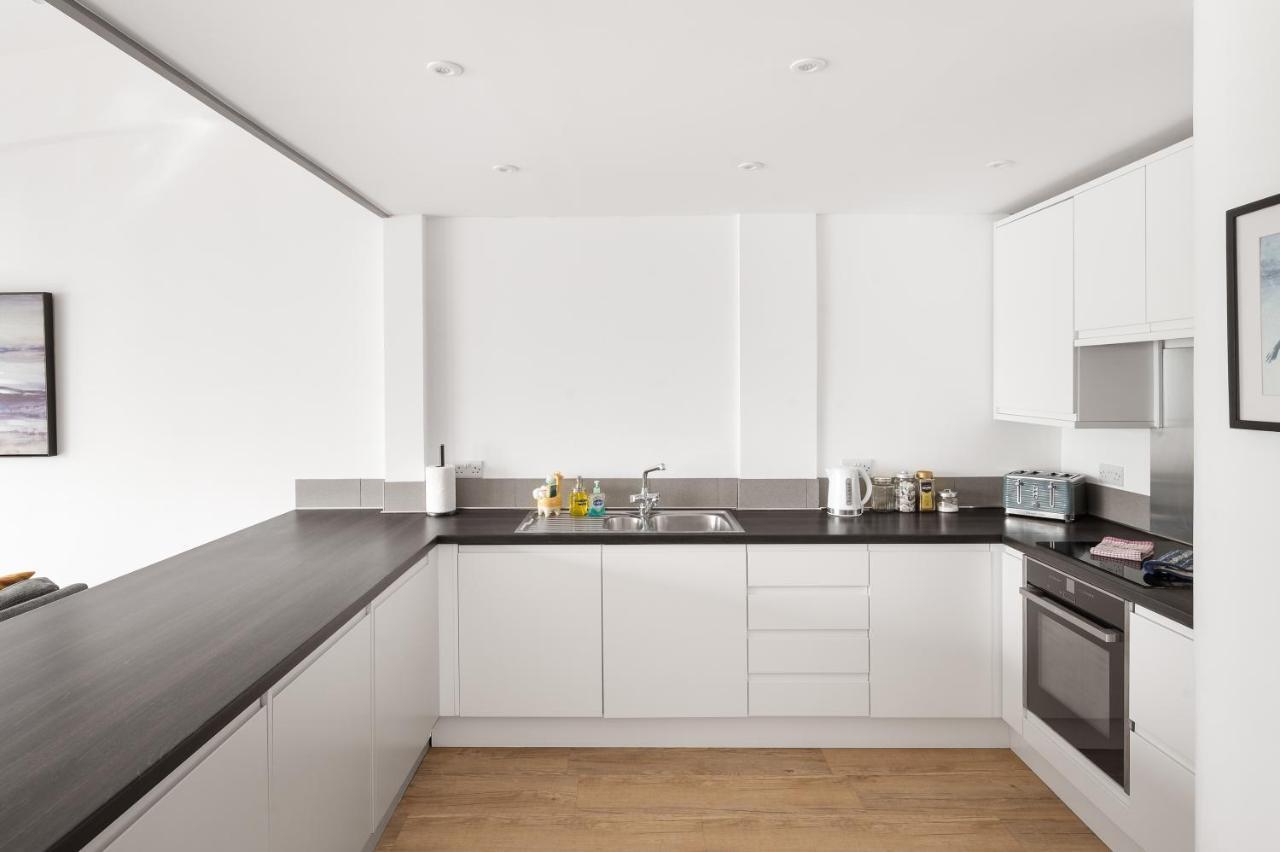 Lancing Beach Apartment. Bagian luar foto