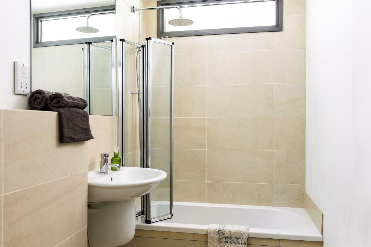 Lancing Beach Apartment. Bagian luar foto