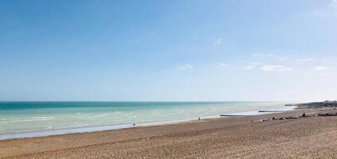 Lancing Beach Apartment. Bagian luar foto